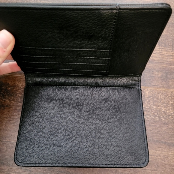 Guess Elite Passport Case Wallet - Picture 9 of 12
